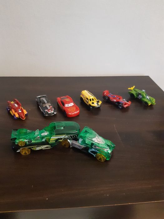 Resoraki Hotwheels zestaw różne