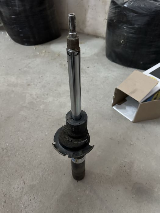 Bmw f25 амортизатор передний правый Bilstein 22197689