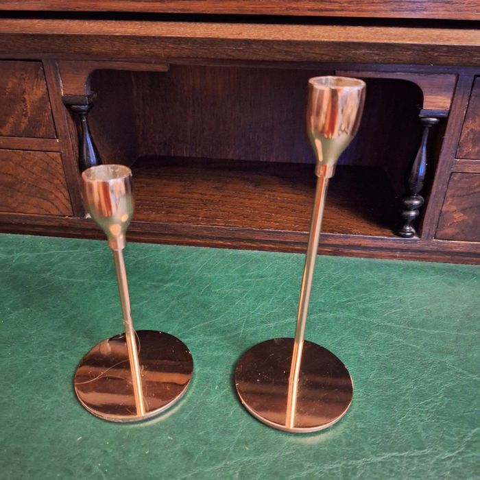 Dwa złote świeczniki