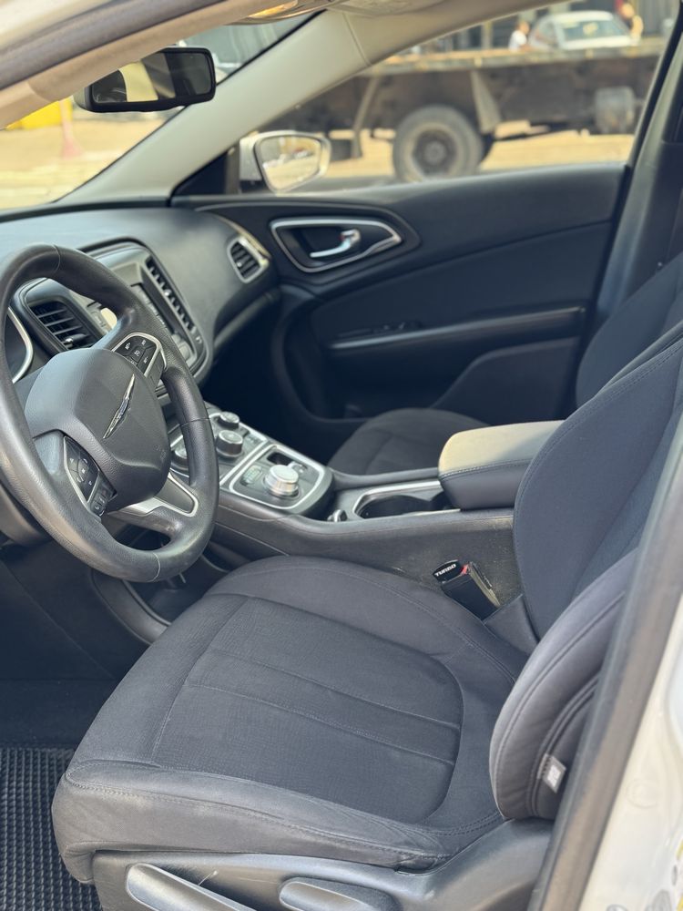 Продам Chrysler 200
