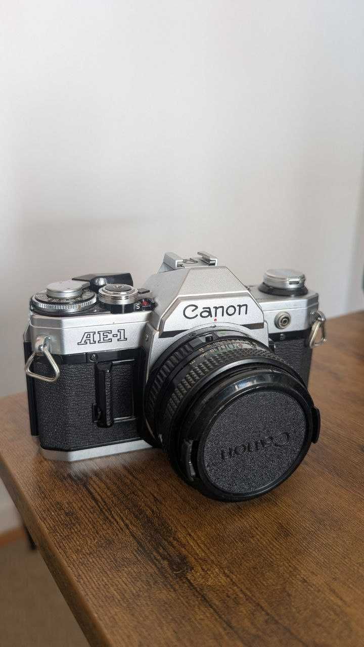 Canon AE-1 + Canon FD 50mm f/1.8
