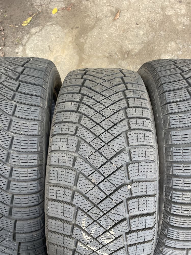 Шини зимова Pirelli Winter Ice Zero 215/55R17 98H, Шина , Резина ,