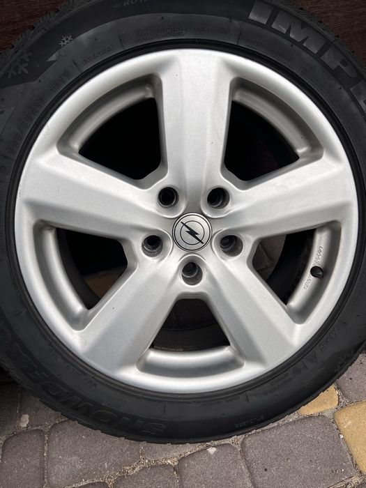 Felgi aluminiowe 17’ 5x120 z Oponami zimowymi rok prod 2023