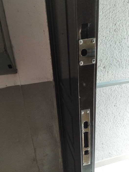 Двері вхідні металеві для підїзду