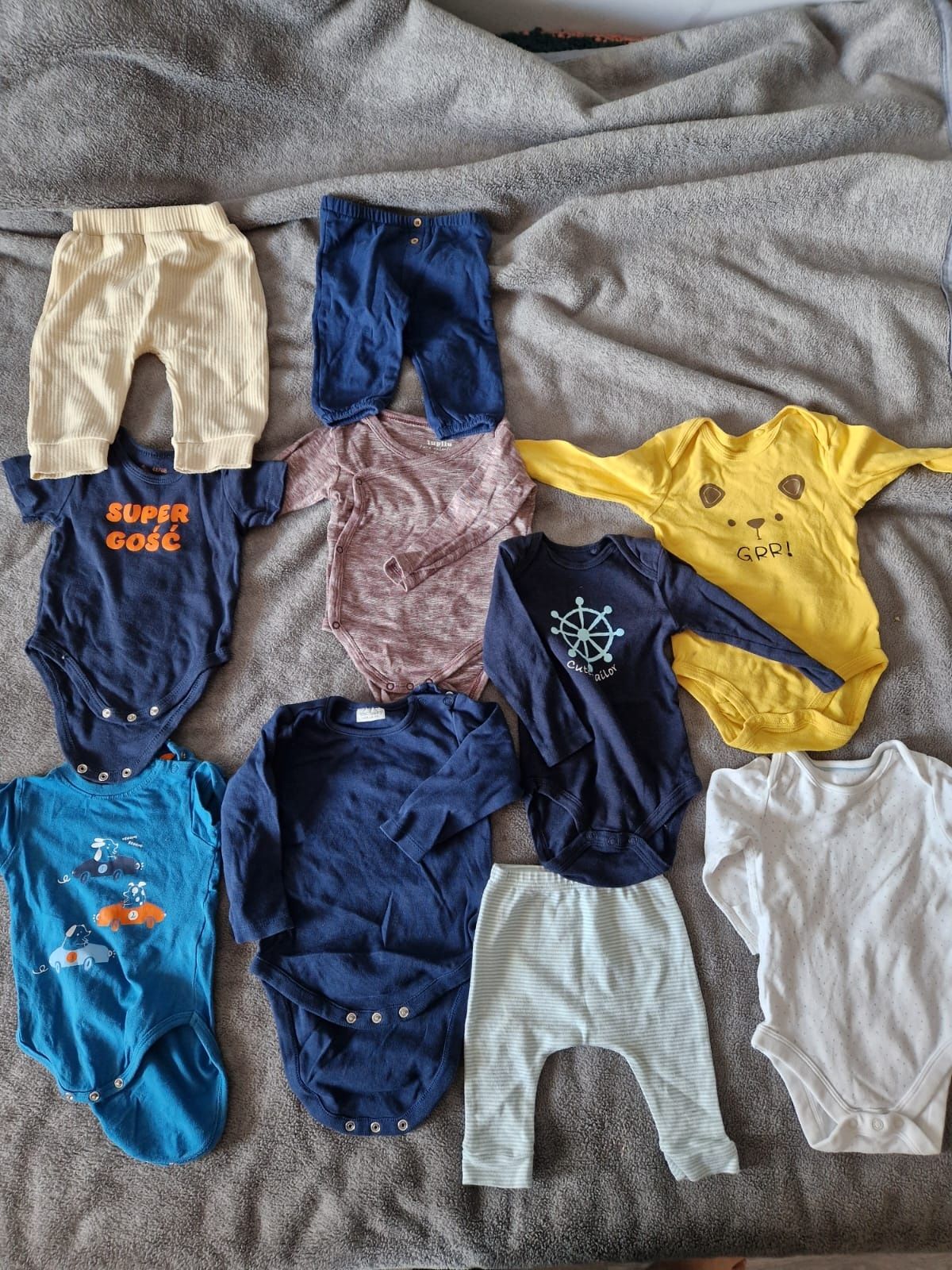 Paka ubrań niemowlęcych rozmiar 62-68