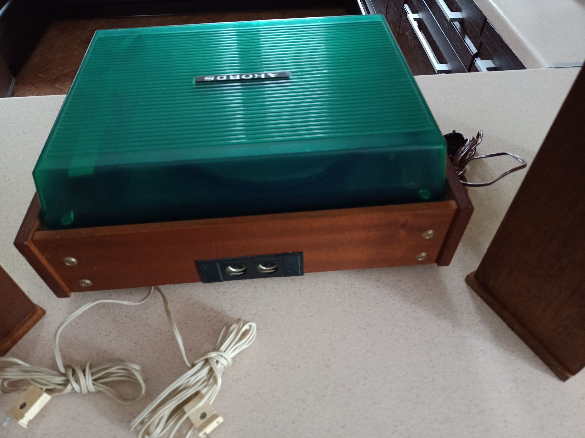 Akords stereo gramofon ze wzmacniaczem plus dwie kolumny zestaw