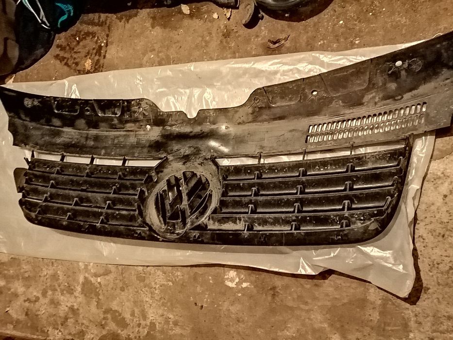 Решітка радіатора volkswagen t5