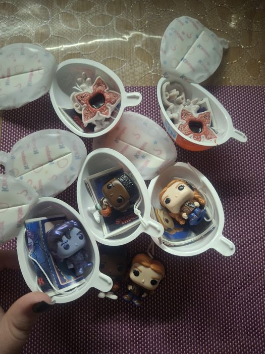 Продам або обміняю фігурки Kider Joy осд, дд, дивні дива, очень странн