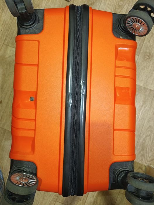 Чемодан средний силиконовый