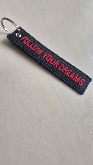 Brelok Follow your dreams