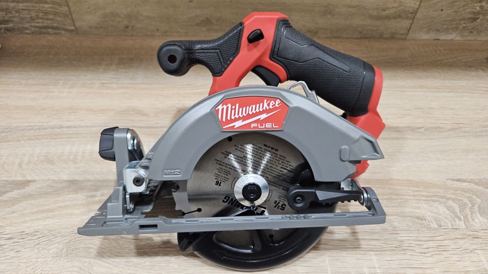 Milwaukee 2521-20 дискові пила нова оригінал dewalt