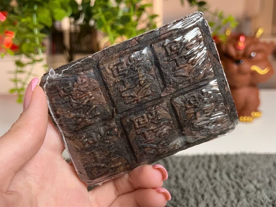 Китайський натуральний чай Да Хун Пао повіт Уїшань, цегла 50 грам