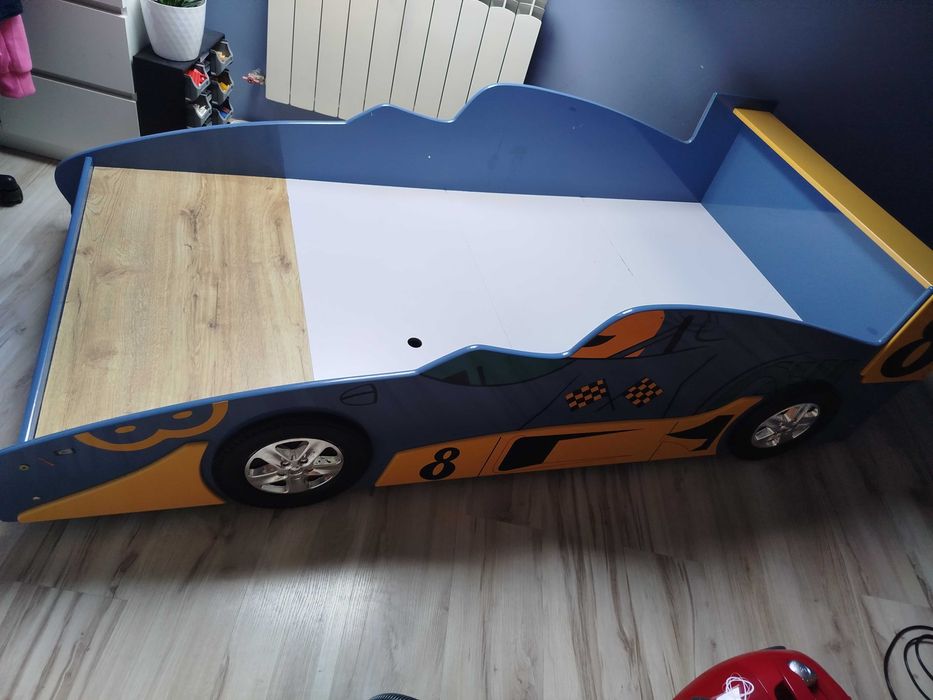 Łóżko dziecięce samochód