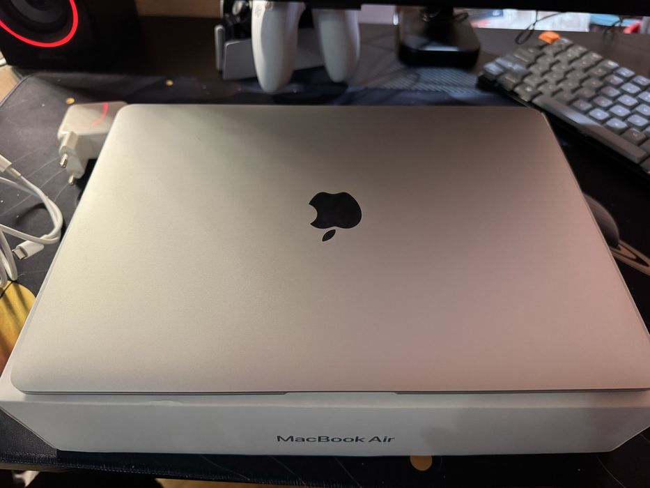 Macbook air m1 2020 8/256