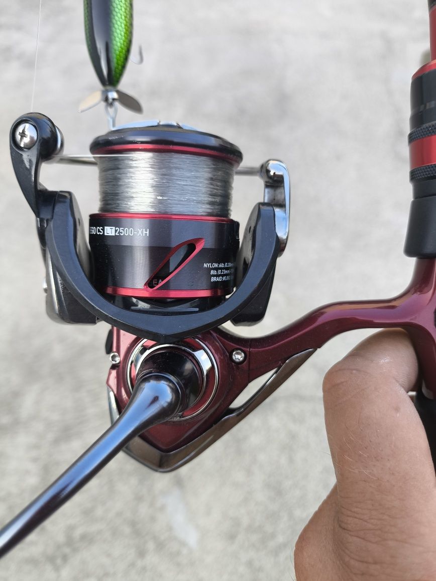 Vendo conjunto de pesca spinning