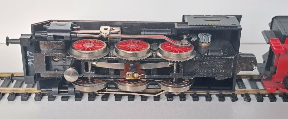 Паровой локомотив Fleischmann 1309 с тендером HO 1:87