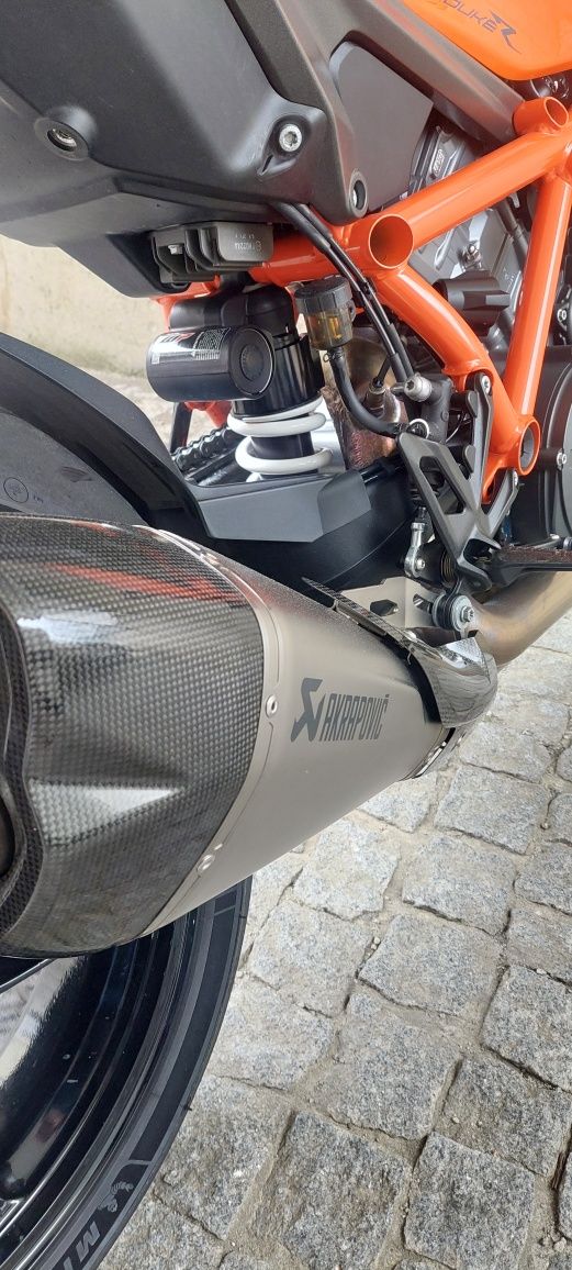 Ktm 1290 super duke r