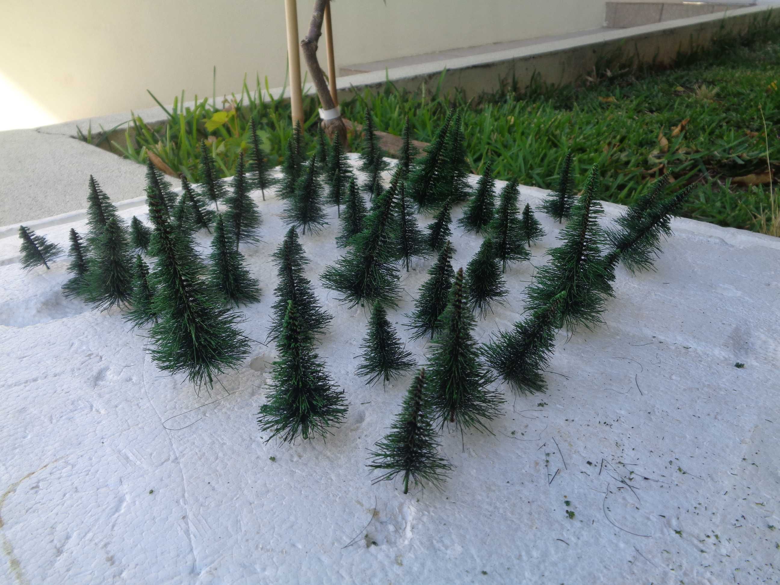 Lote de 49 arvores decorativas para pista comboio
