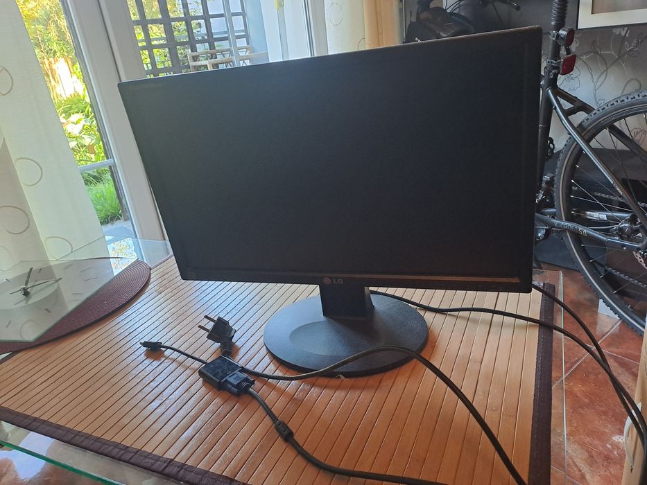 Monitor LG 22" vga/hdmi