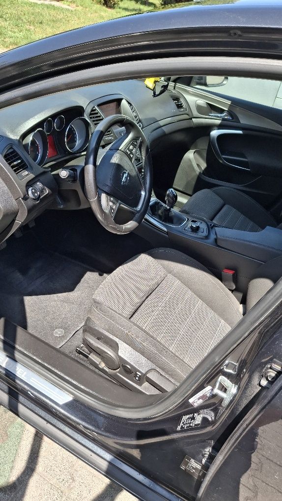 Opel insignia 2.0 CDTI  131 KM STAN FENOMENALNY