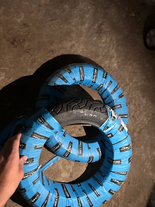 Нова резина 90/90-10