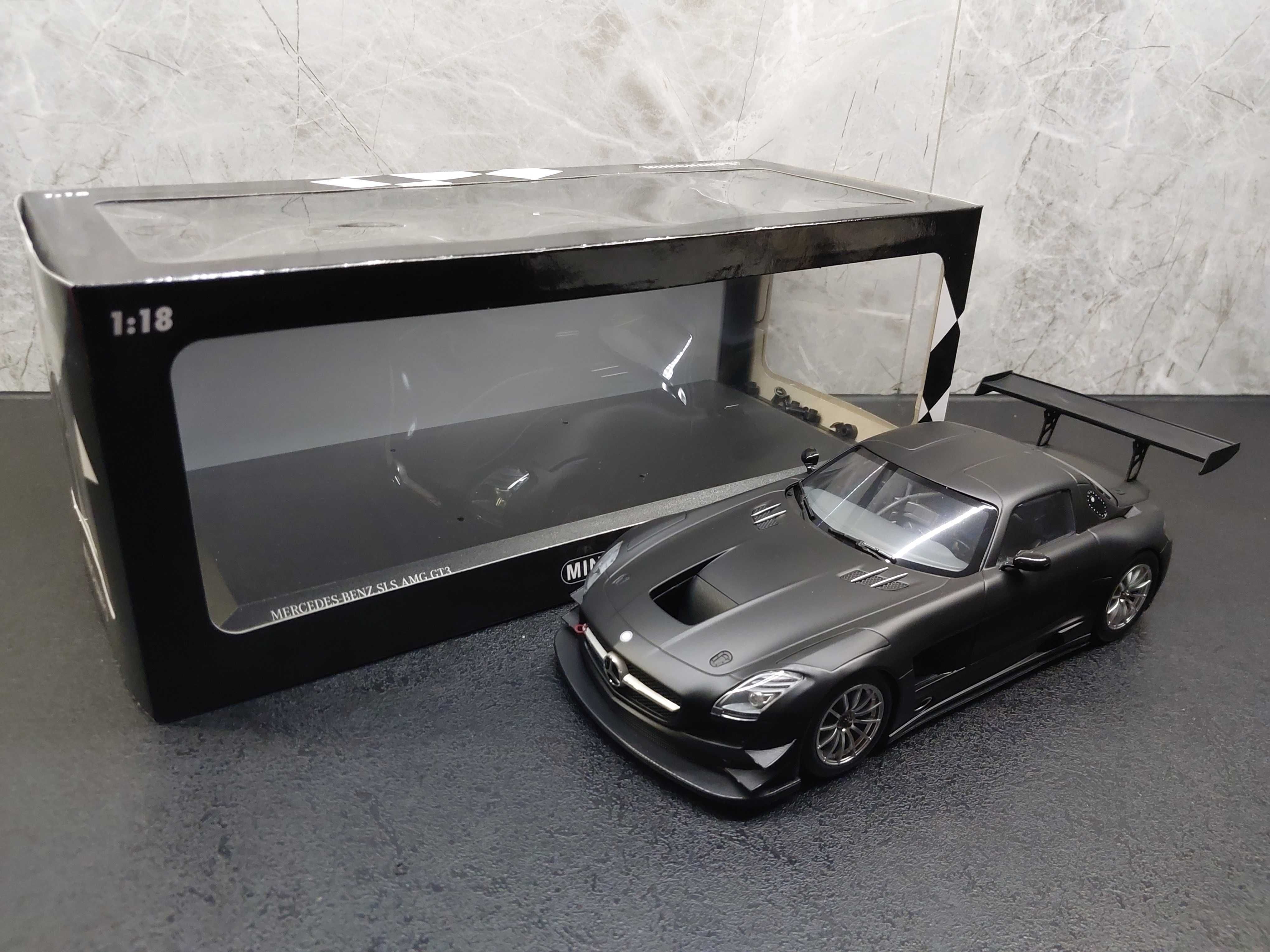 Mercedes 1:18 SLS AMG GT3 Street Version C197 Minichamps