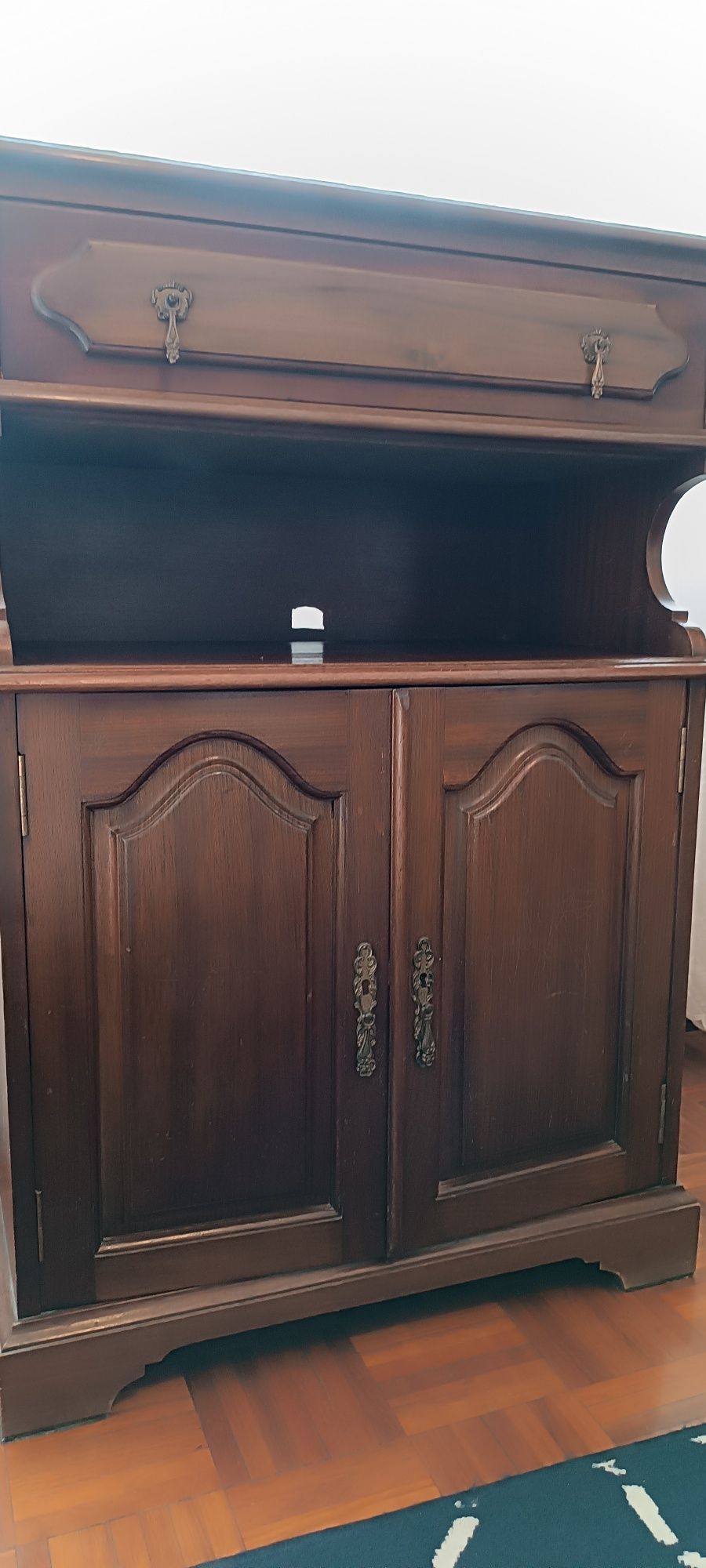 Cómoda antiga cerejeira