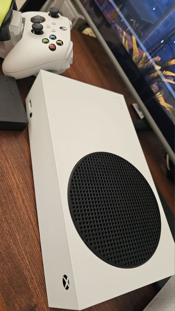 Xbox Series S+ 2 pady + stacja ładująca + Seagate Game Drive 4TB