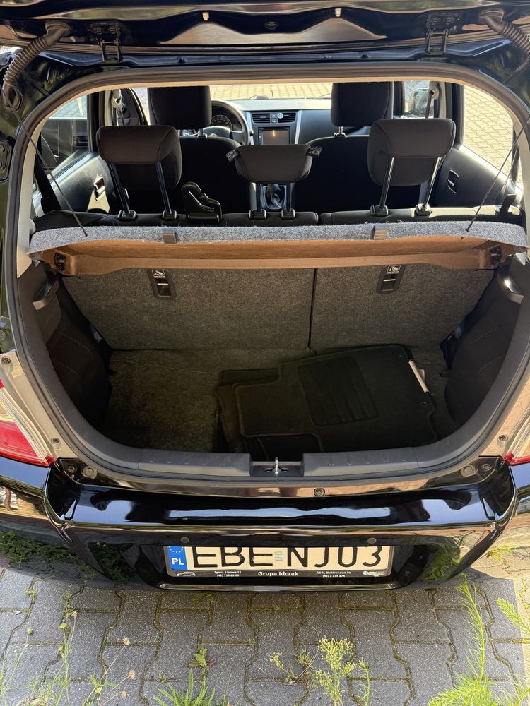Czarne Suzuki Celerio 1.0