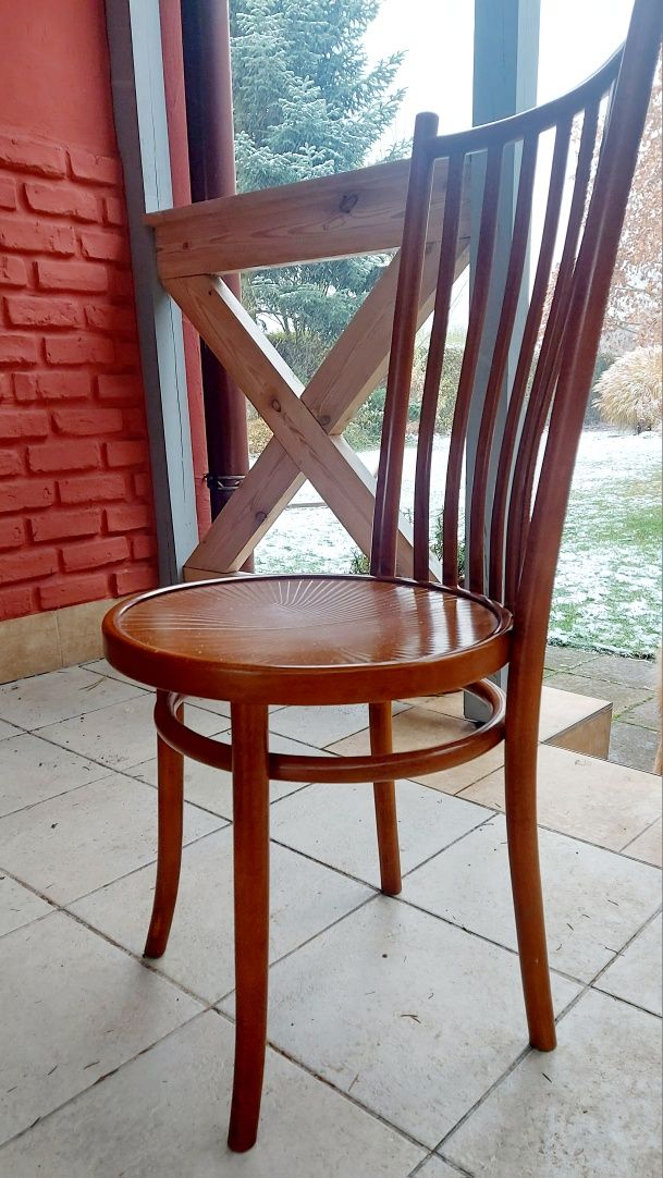 Krzesło drewniane gięte Fameg