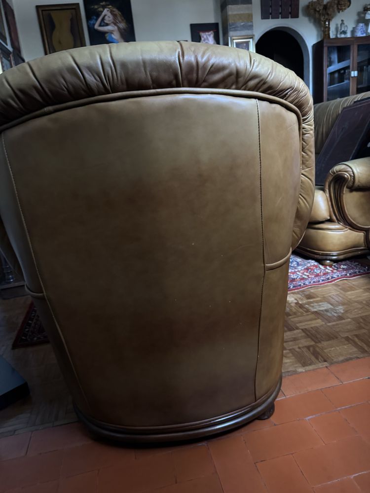 Conjunto de Sofas em Pele