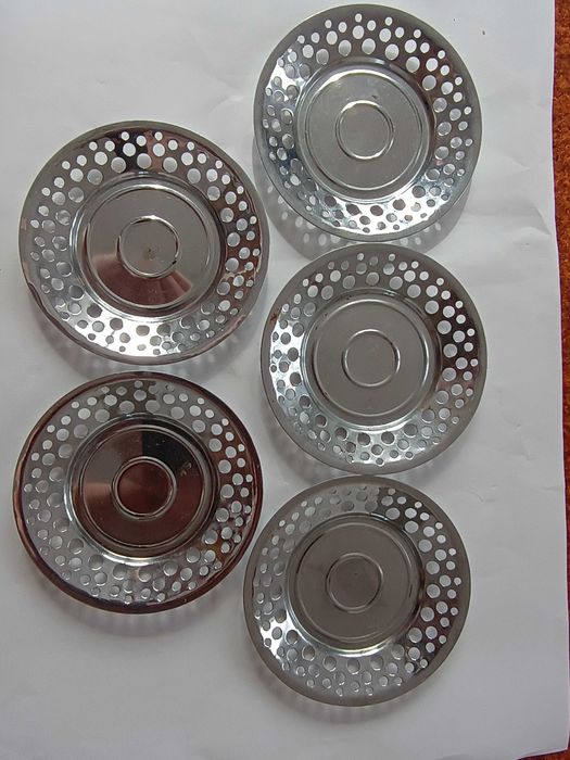 Metalowe spodeczki pod np. szklankę