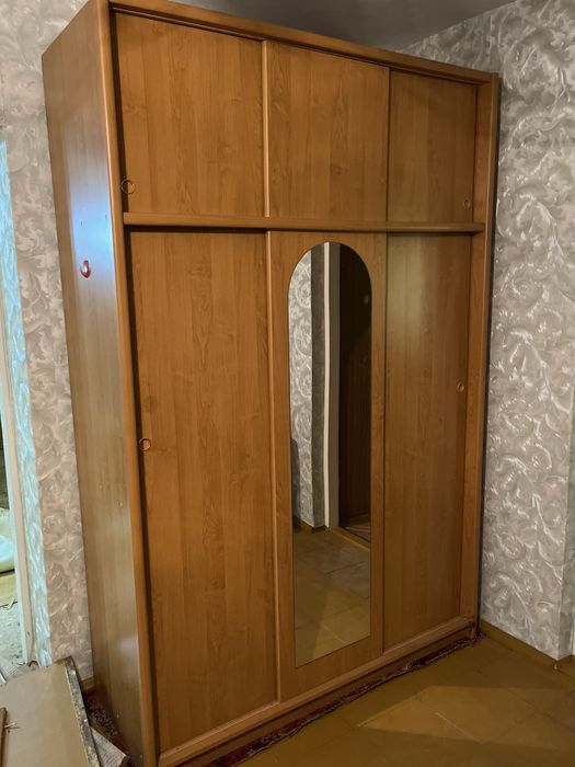 Szafa z lustrem używana