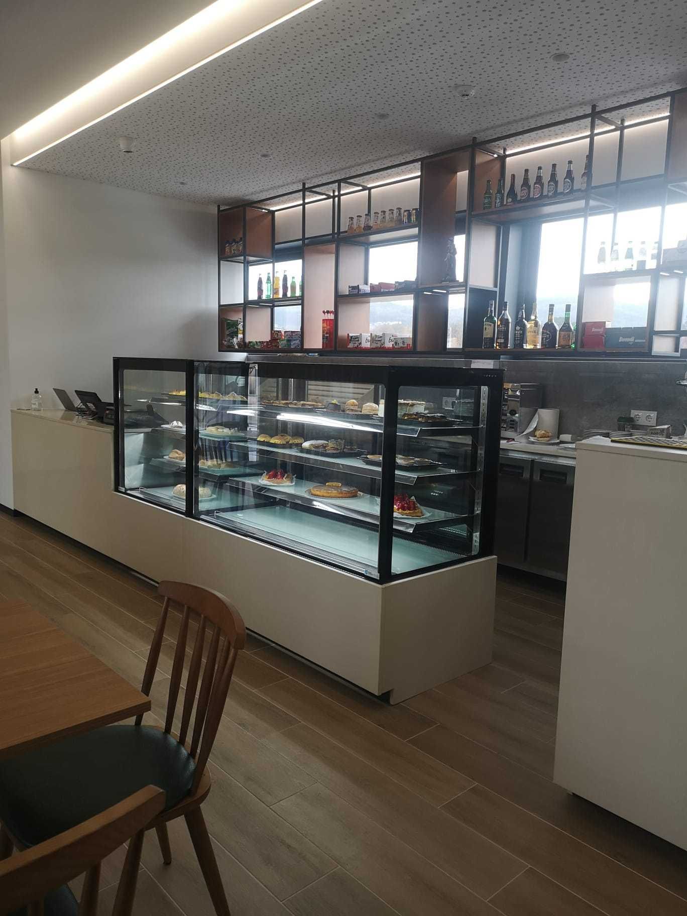 Vitrine refrigerada pastelaria, padaria, cafe