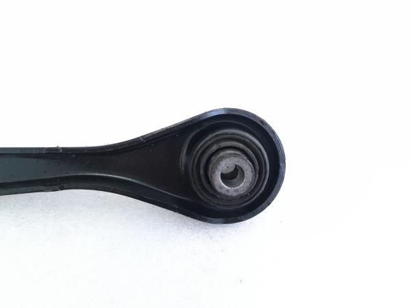 Braço de suspensão trás esquerdo VOLKSWAGEN Golf VI (5K1)