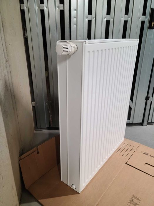 Kaloryfer grzejnik zaworowy Cosmo 33KV 900X720 mm 2319 W