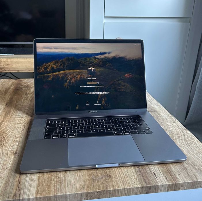 MacBook Pro 2019 15" i7 16GB