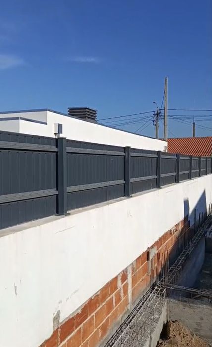 Vendo vedaçao de muro