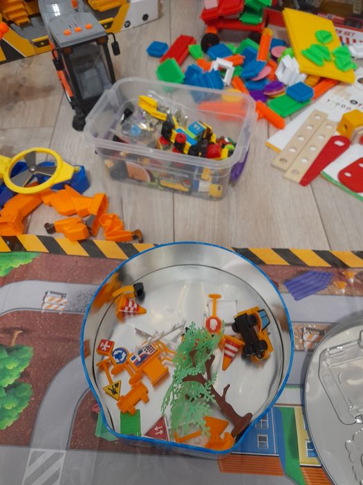 Іграшки фірмові одним лотом