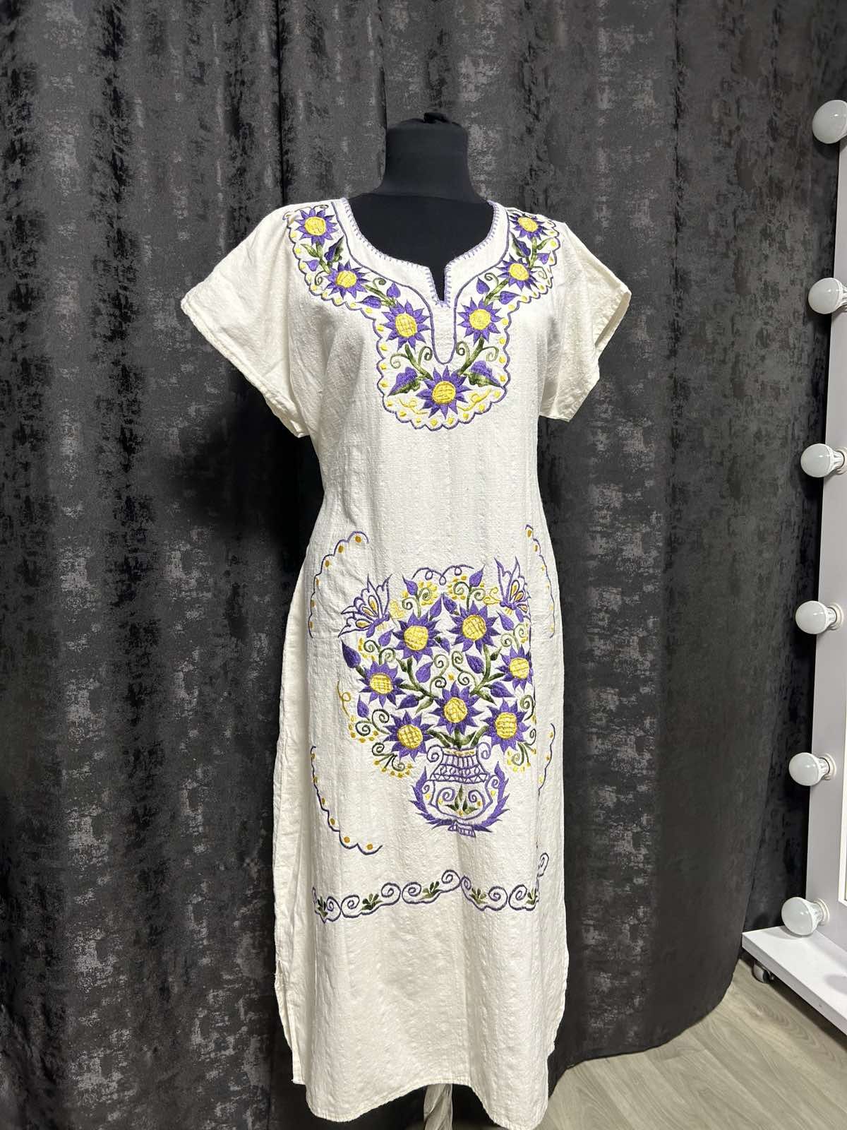 Платье из натуральной ткани ручной работы