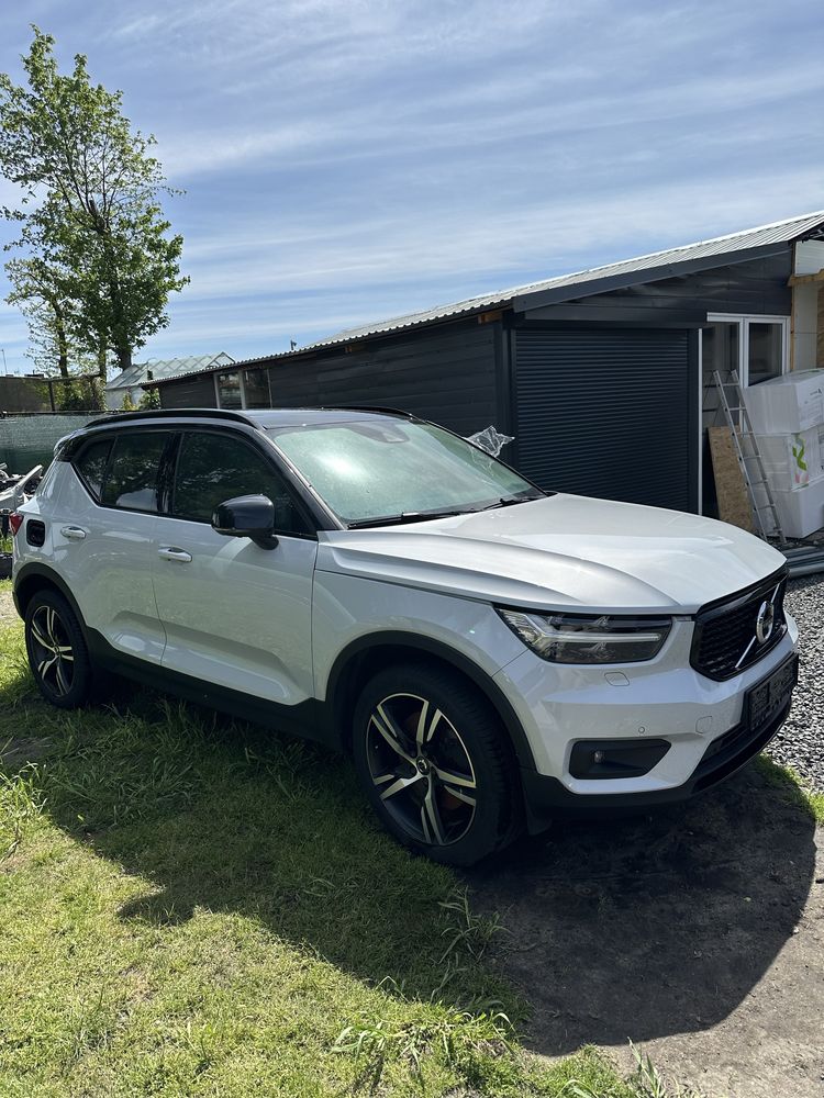 Volvo XC40 Plug IN R Design 2020r