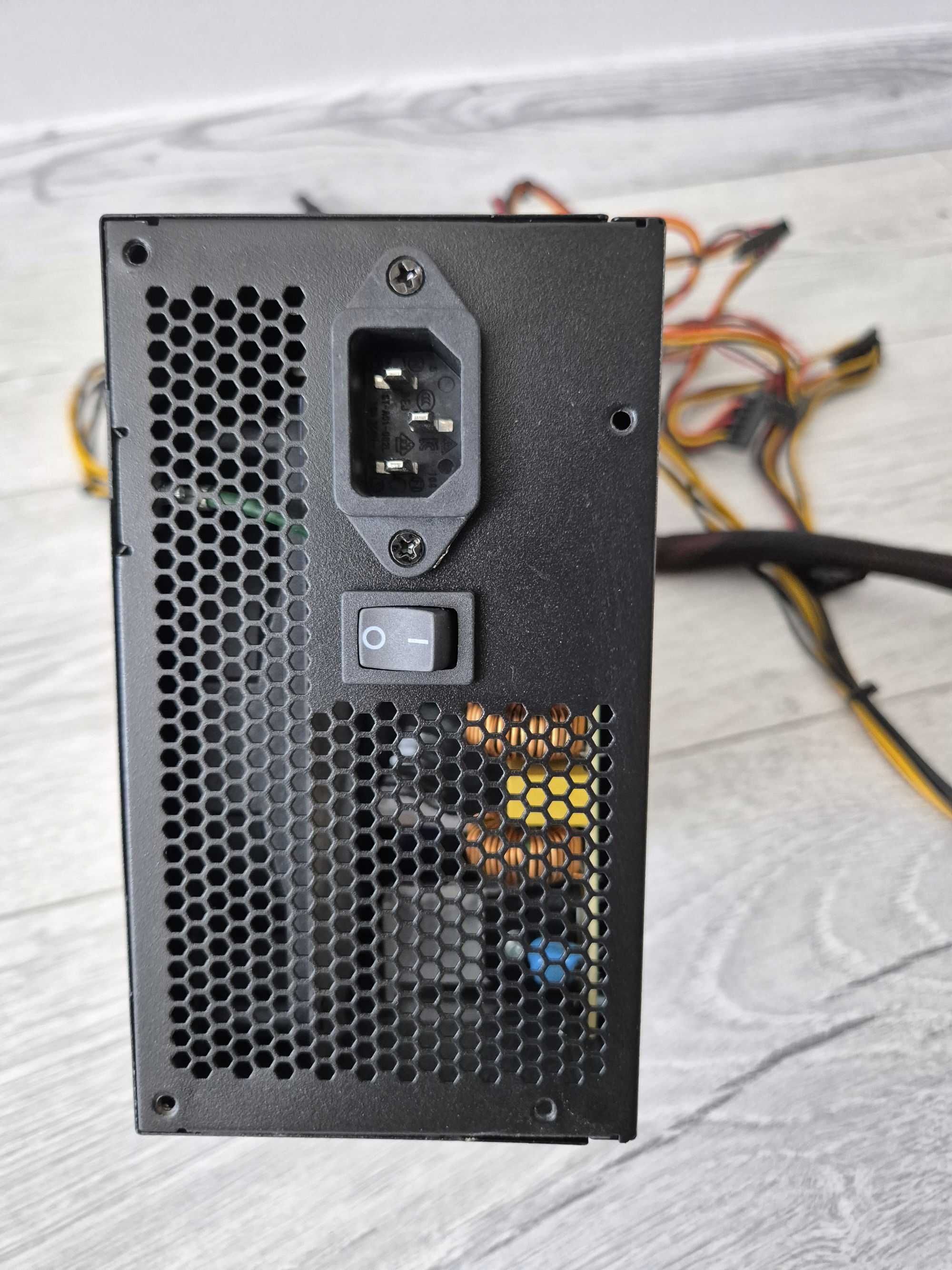 ATX блок живлення 700W Qube (Bronze) з пломбою. Trade-in