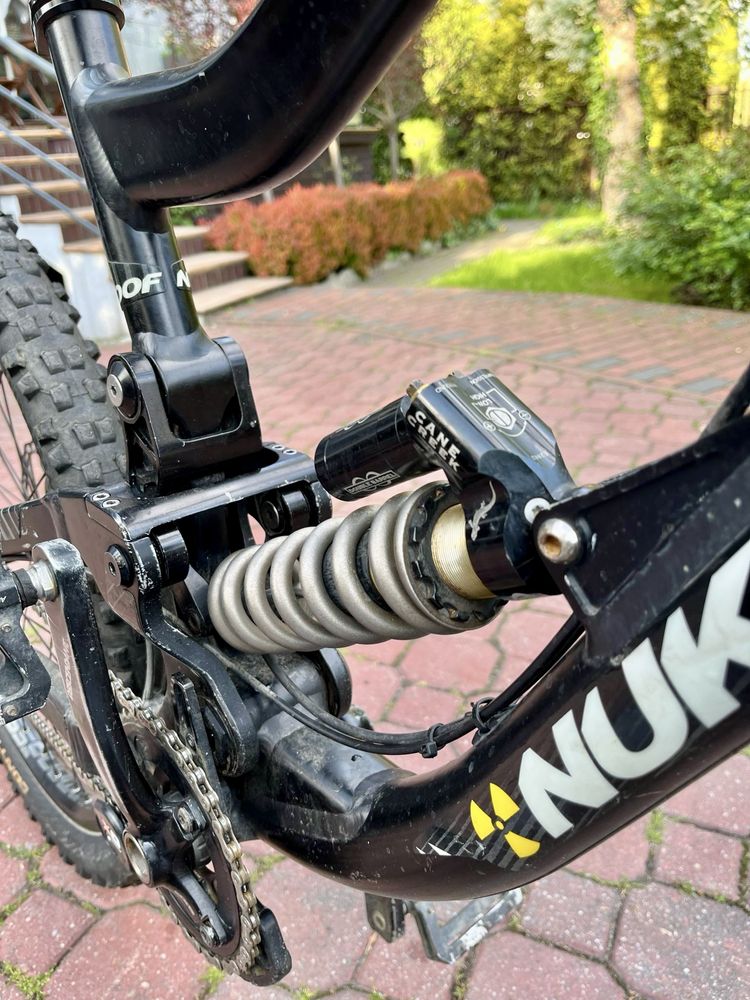 Nukeproof scalp (downhill) full nie Trek