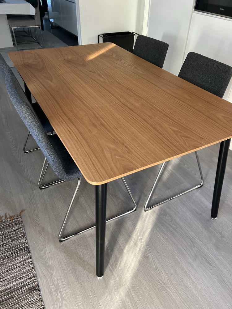 Mesa cozinha 1,60x90 com 4 cadeiras