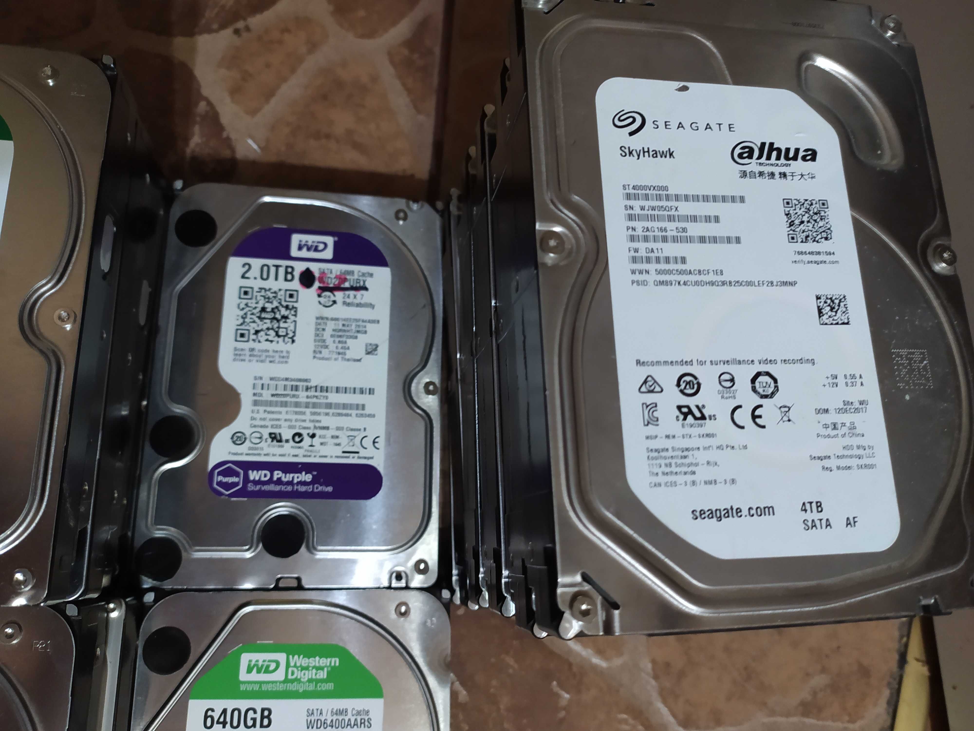 Dyski twarde 200MB, 250MB, 500 GB, 640 GB, 1 TB, 1,5 TB, 2 TB, 4 TB.