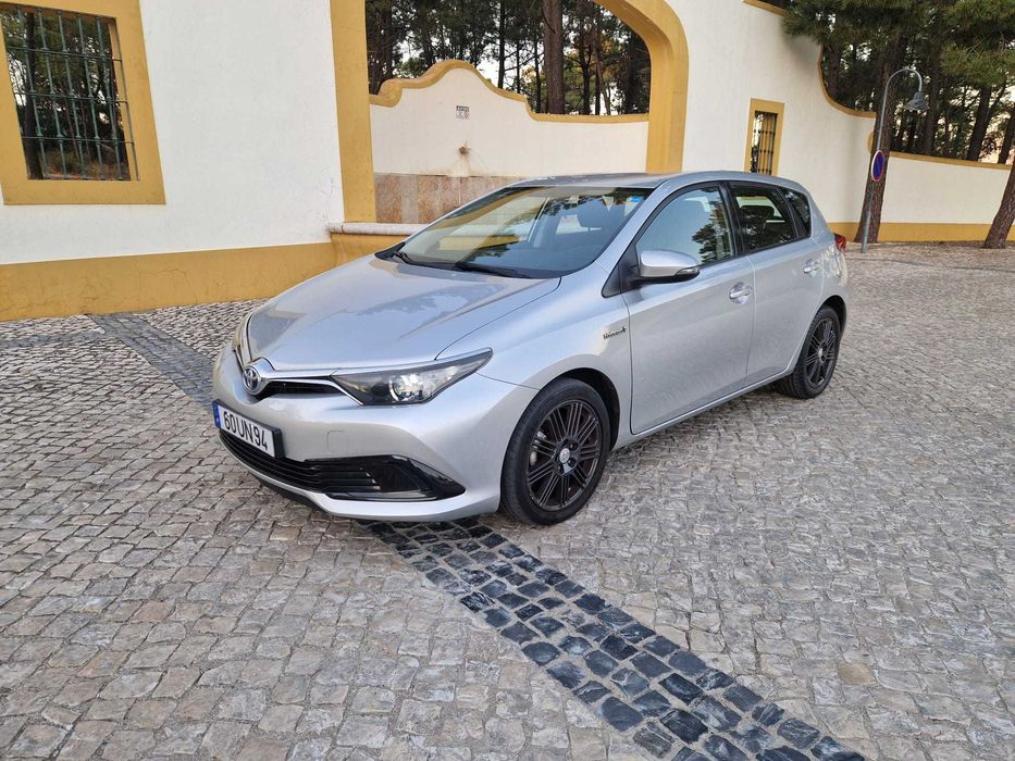 Toyota Auris Híbrido NACIONAL