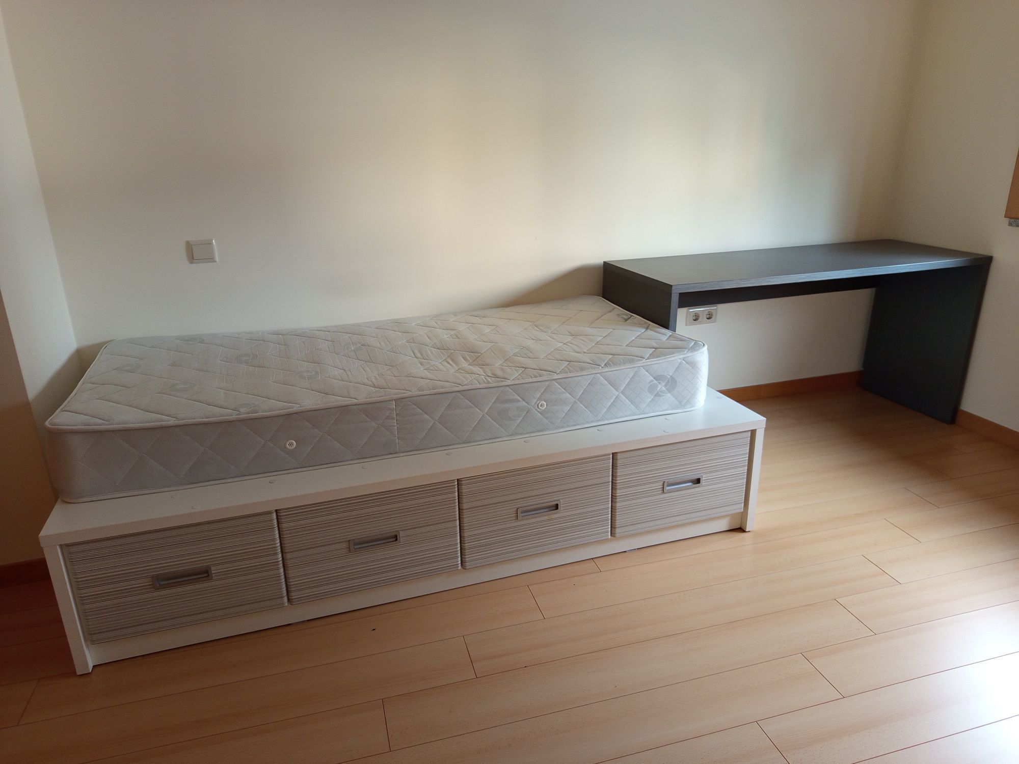Cama 90/190 com secretaria