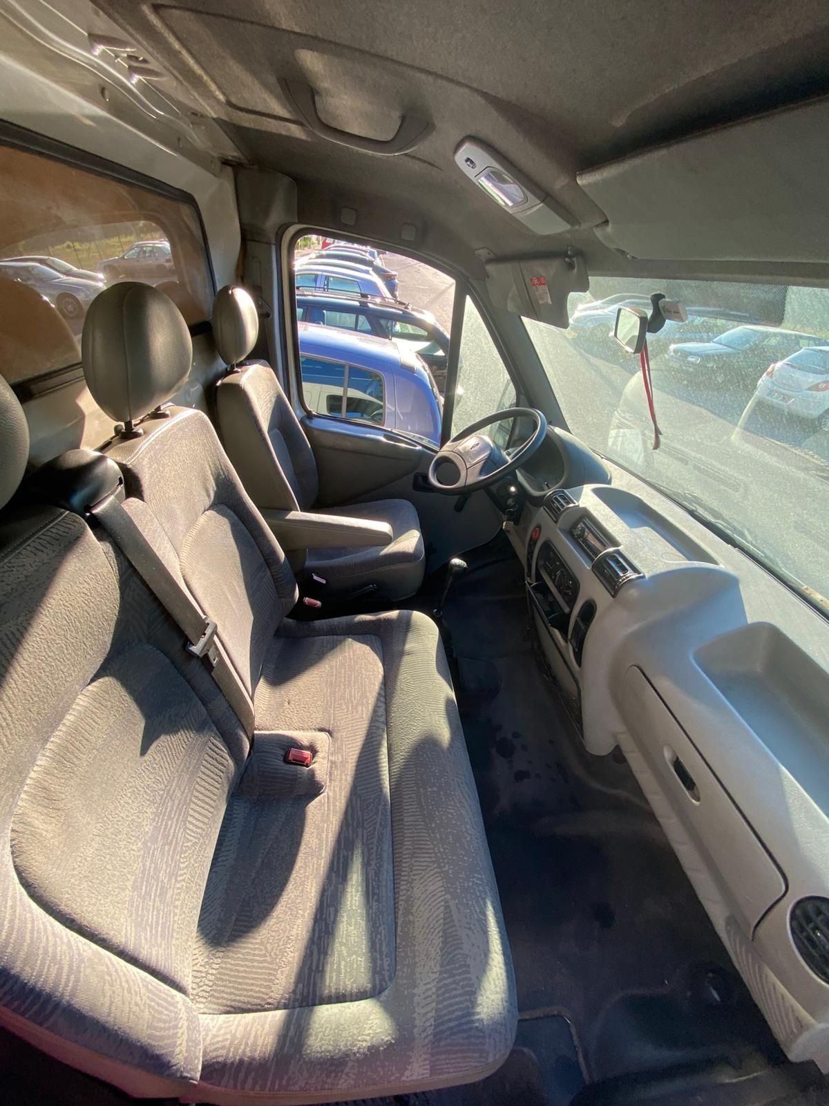 Vendo renault master ,2200 turbo ano 2001