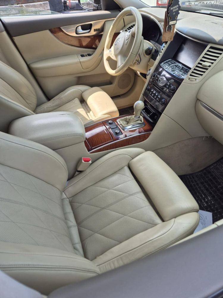 Infiniti FX DS 2010