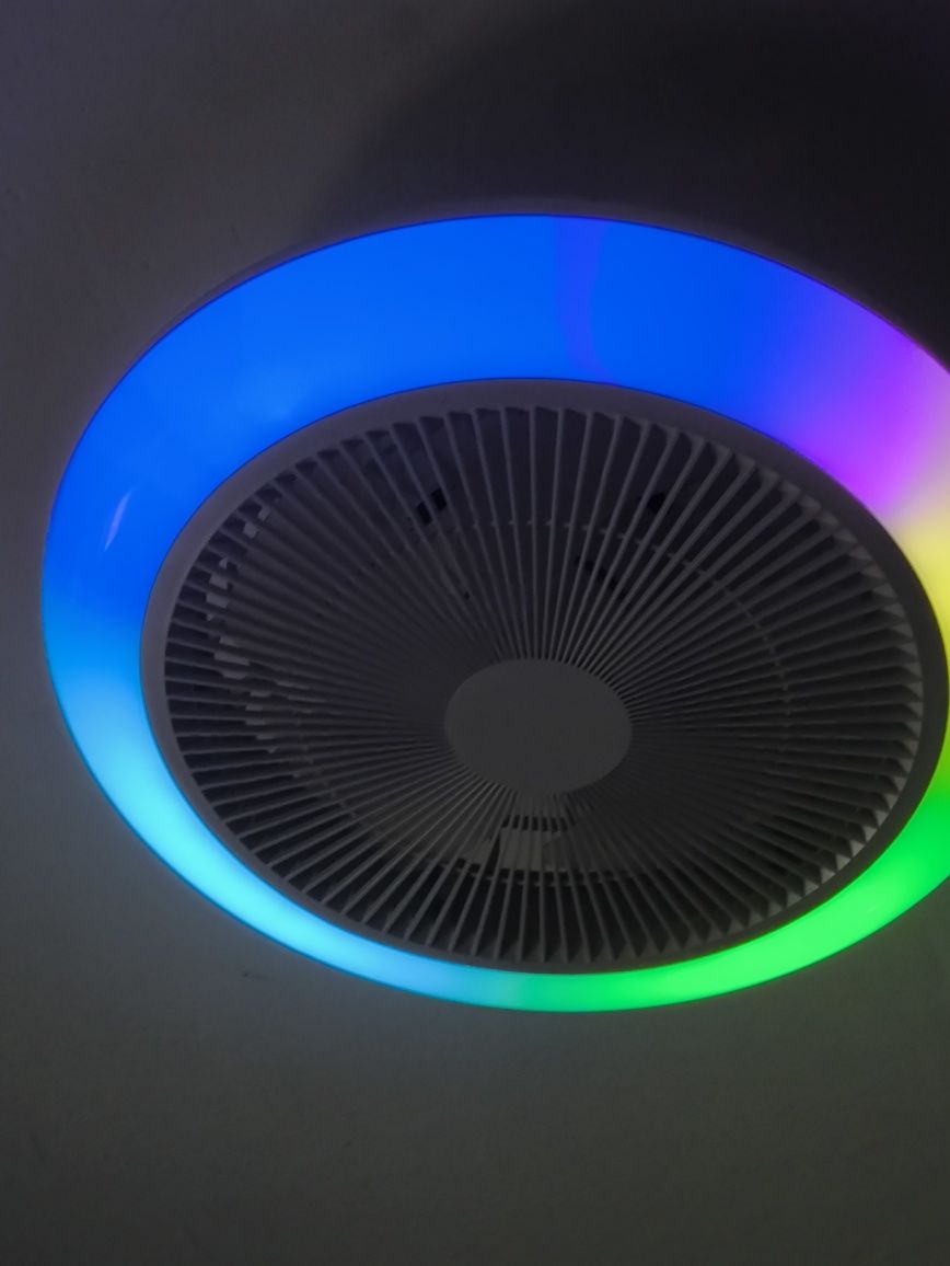 Sprzedam oświetlenie LED RGB z wiatrakiem